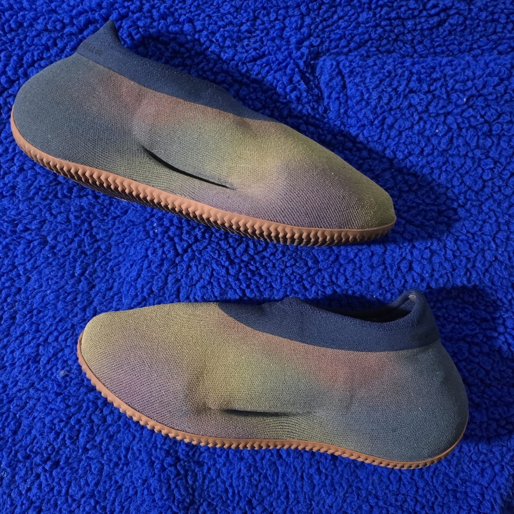 Yeezy Knit Runner - image 3
